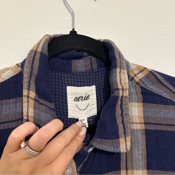 Aerie Super Soft Plaid Shirt Buttoned Navy Blue Tan Cream Size Medium Women’s - Picture 7 of 13